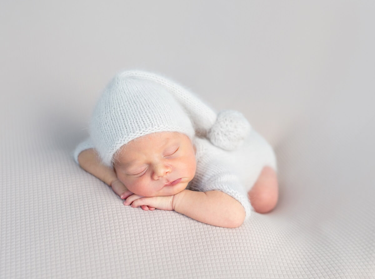 newborn photography outfits neutral colors
